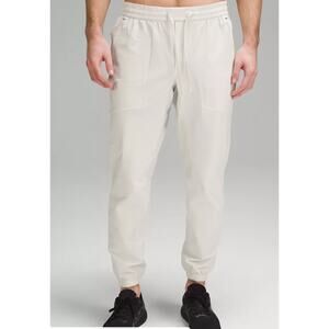 Lululemon - License to Train Jogger / M / Heathered Bone